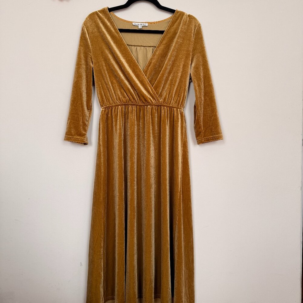 Golden velvet dress ~ See And Be Seen plunge v-neck & empire waist & 3/4 sleeves